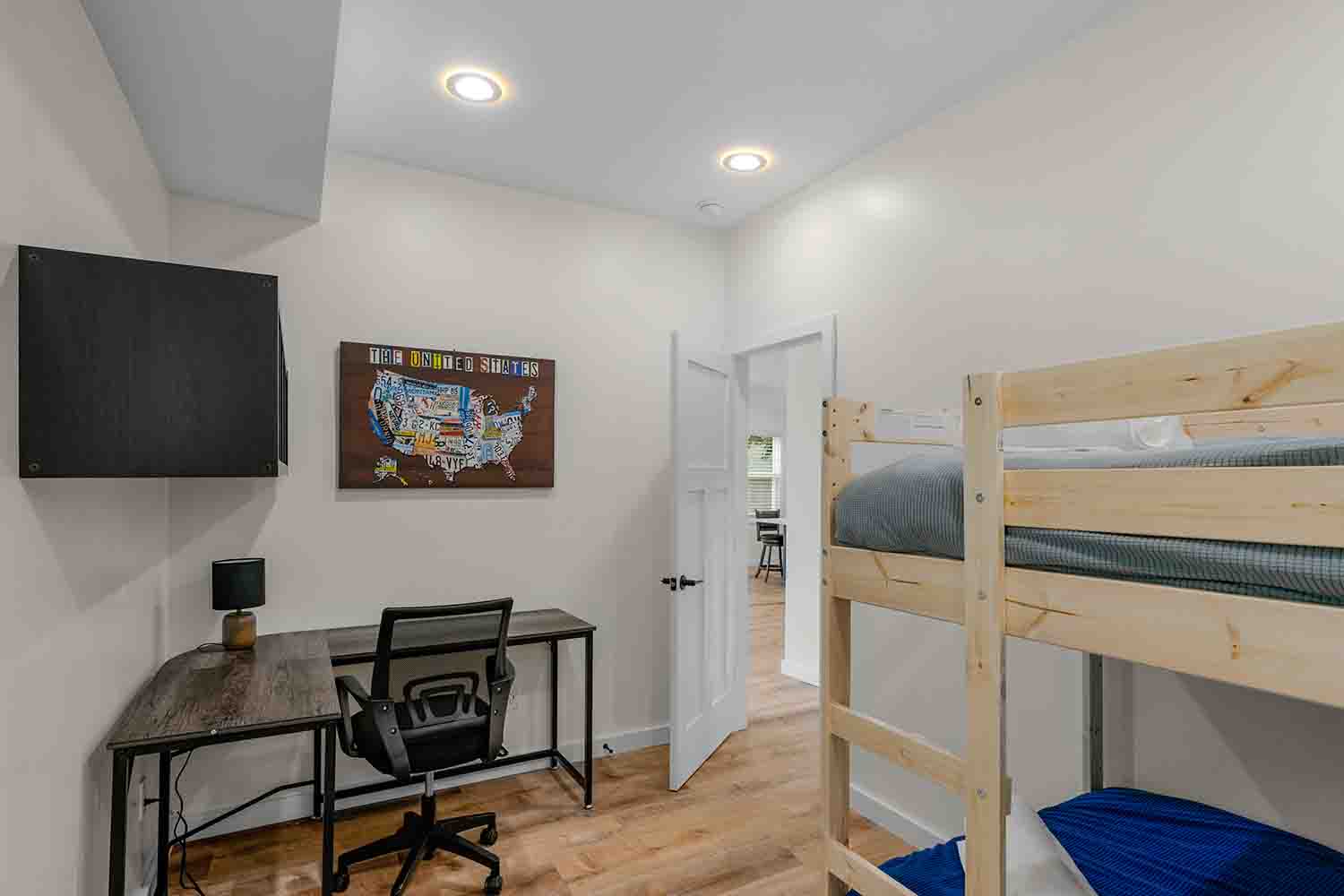 Featured image 4